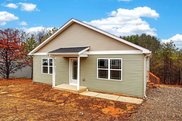 353 Elm Street, New Straitsville, OH 43766