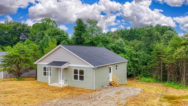 353 Elm Street, New Straitsville, OH 43766