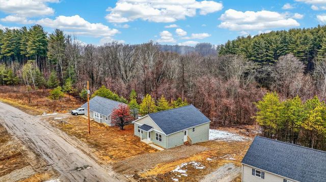 353 Elm Street, New Straitsville, OH 43766