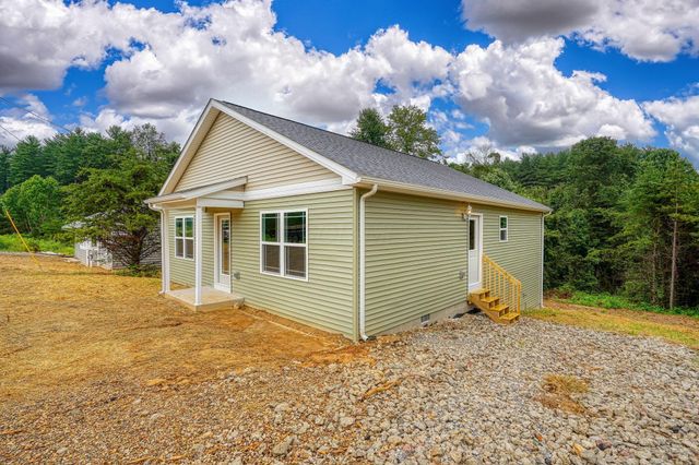 353 Elm Street, New Straitsville, OH 43766