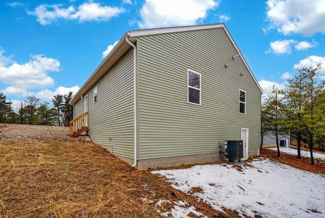 353 Elm Street, New Straitsville, OH 43766