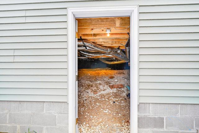 353 Elm Street, New Straitsville, OH 43766