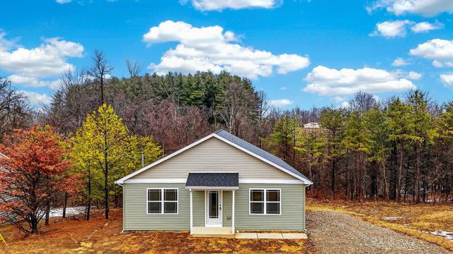 353 Elm Street, New Straitsville, OH 43766