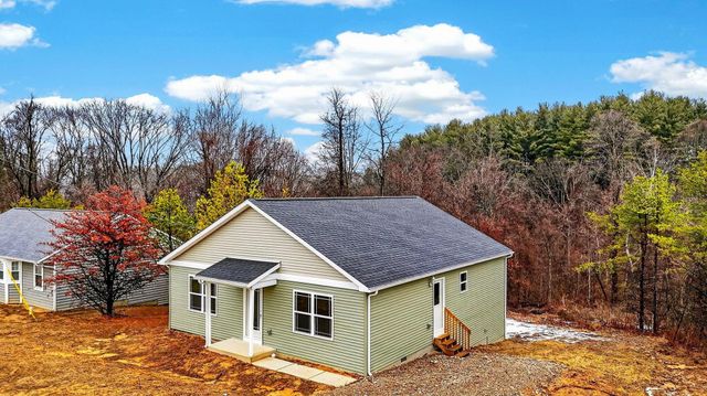 353 Elm Street, New Straitsville, OH 43766