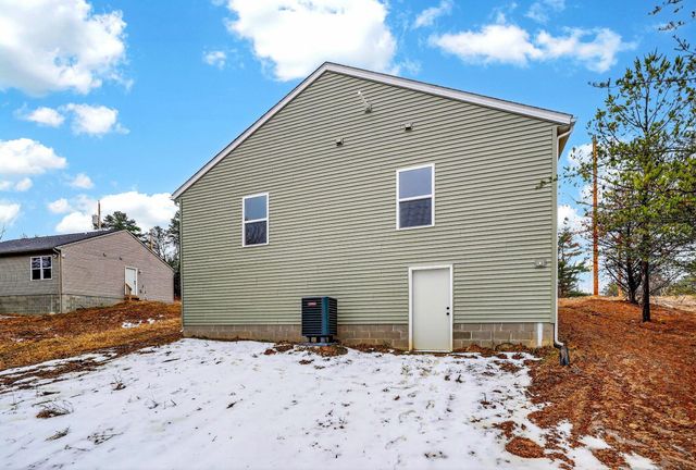 353 Elm Street, New Straitsville, OH 43766