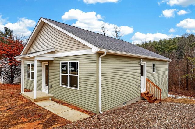 353 Elm Street, New Straitsville, OH 43766