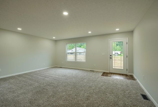 353 Elm Street, New Straitsville, OH 43766