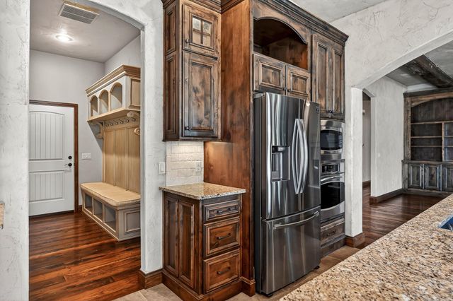 3260 W Rivulet Pass, Springfield, MO 65810