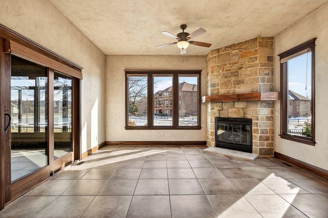 3260 W Rivulet Pass, Springfield, MO 65810