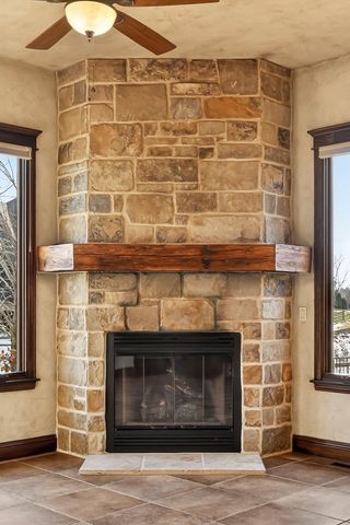 3260 W Rivulet Pass, Springfield, MO 65810