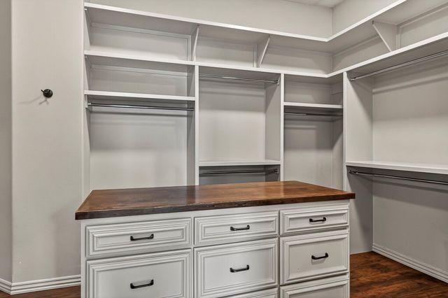 3260 W Rivulet Pass, Springfield, MO 65810