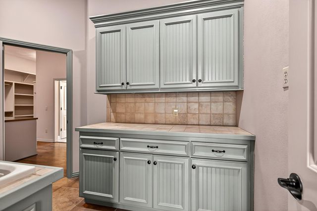 3260 W Rivulet Pass, Springfield, MO 65810