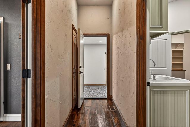 3260 W Rivulet Pass, Springfield, MO 65810