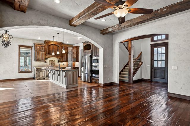 3260 W Rivulet Pass, Springfield, MO 65810