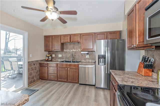 3529 Hunter Drive, North Olmsted, OH 44070