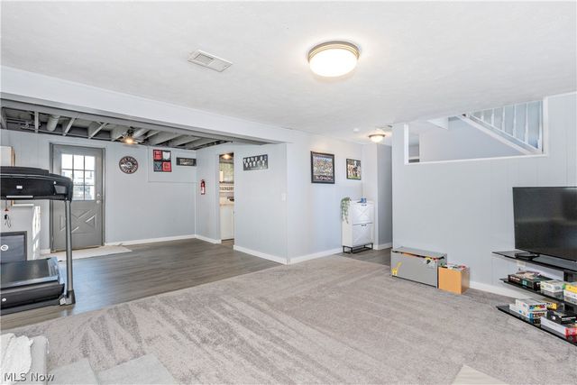 3529 Hunter Drive, North Olmsted, OH 44070