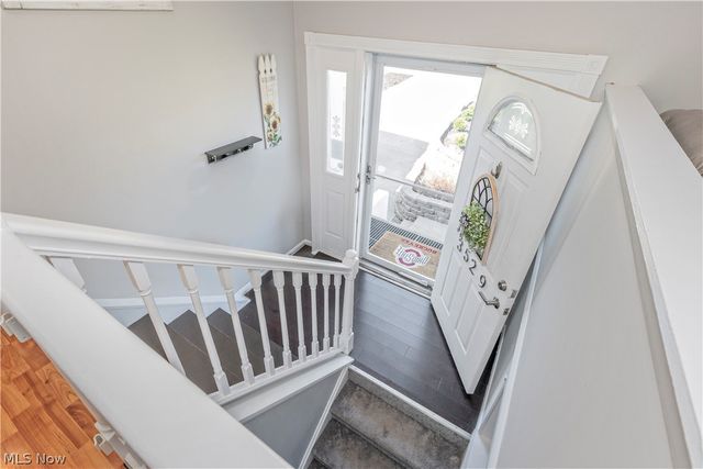 3529 Hunter Drive, North Olmsted, OH 44070