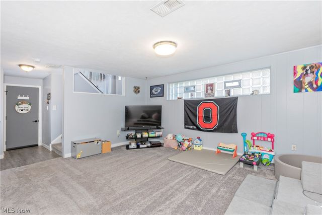 3529 Hunter Drive, North Olmsted, OH 44070