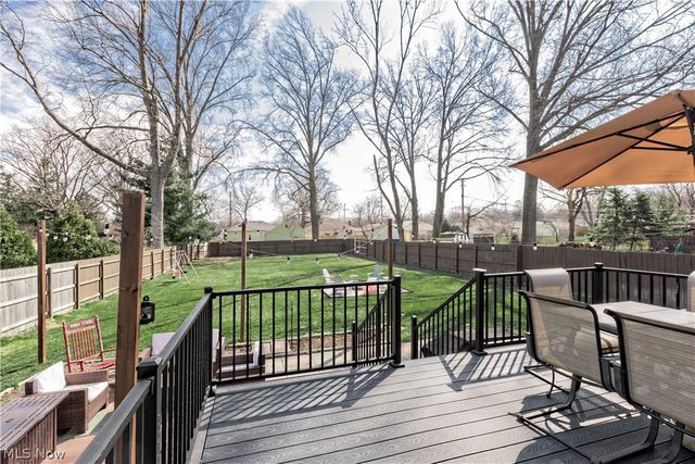 3529 Hunter Drive, North Olmsted, OH 44070