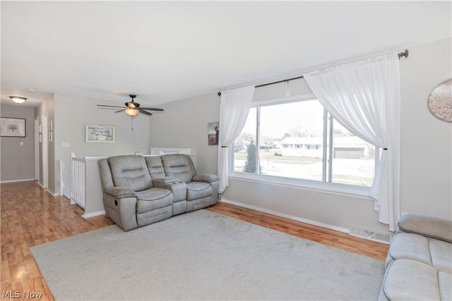 3529 Hunter Drive, North Olmsted, OH 44070