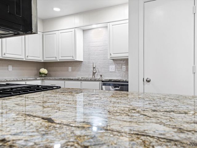 428 S Shawnee Avenue, Bartlesville, OK 74003