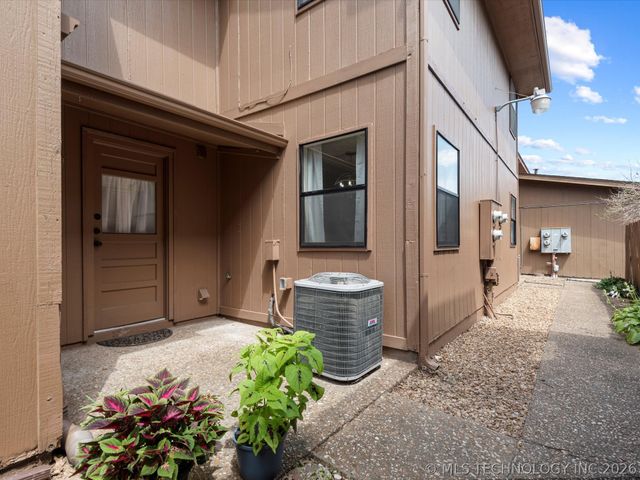 428 S Shawnee Avenue, Bartlesville, OK 74003
