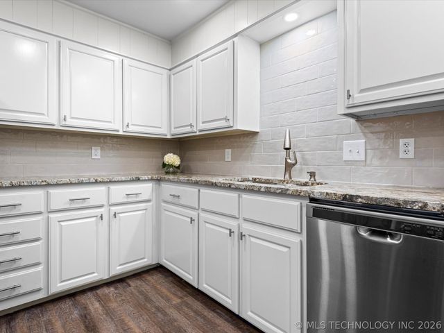 428 S Shawnee Avenue, Bartlesville, OK 74003