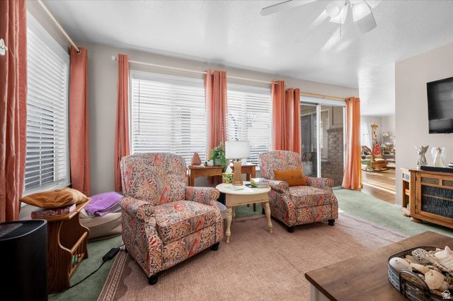 2222 E ROLLING OAKS LN, Layton, UT 84040