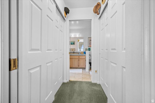 2222 E ROLLING OAKS LN, Layton, UT 84040