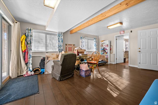 2222 E ROLLING OAKS LN, Layton, UT 84040