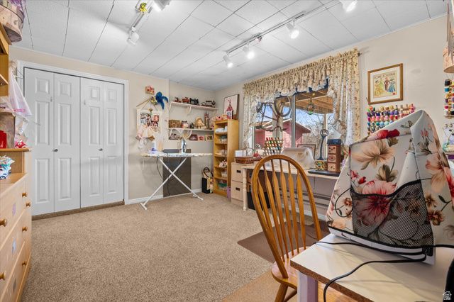 2222 E ROLLING OAKS LN, Layton, UT 84040