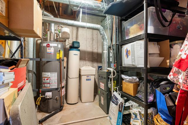 2222 E ROLLING OAKS LN, Layton, UT 84040