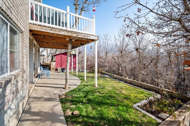 2222 E ROLLING OAKS LN, Layton, UT 84040