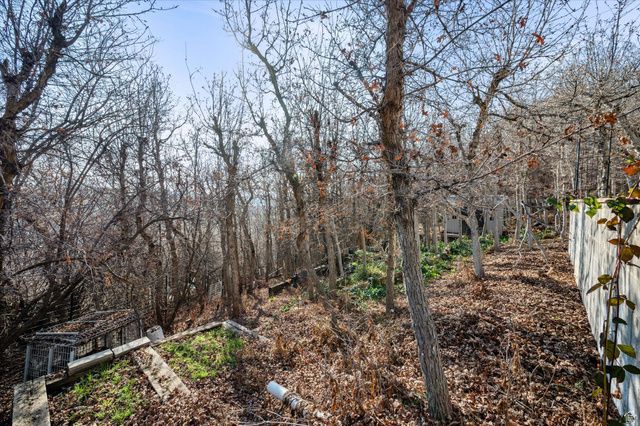 2222 E ROLLING OAKS LN, Layton, UT 84040