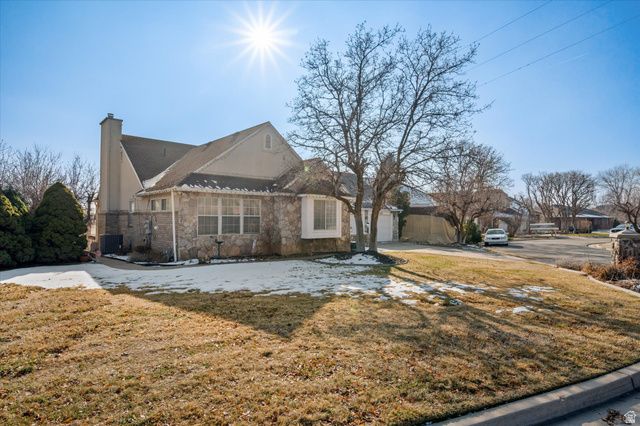 2222 E ROLLING OAKS LN, Layton, UT 84040