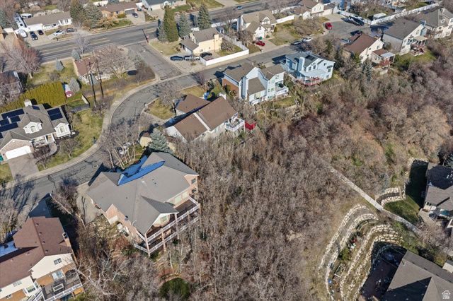 2222 E ROLLING OAKS LN, Layton, UT 84040