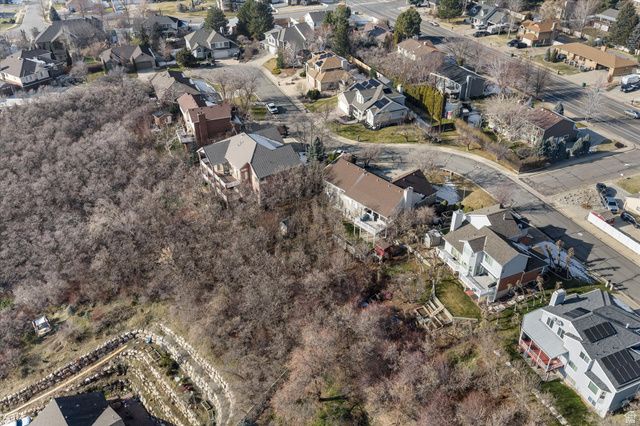 2222 E ROLLING OAKS LN, Layton, UT 84040