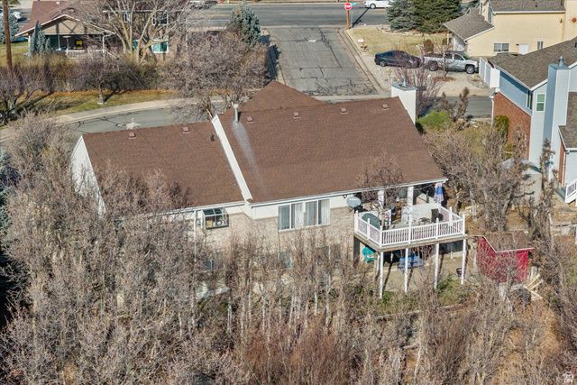 2222 E ROLLING OAKS LN, Layton, UT 84040