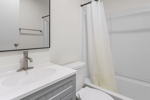 713 Willowview Dr, La Vergne, TN 37086