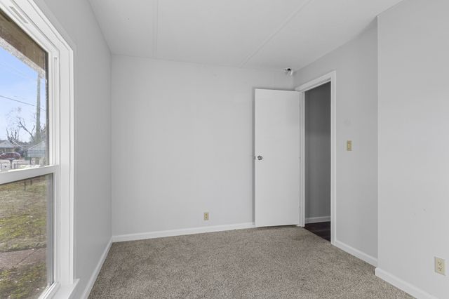 713 Willowview Dr, La Vergne, TN 37086