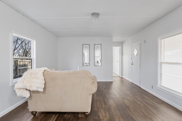 713 Willowview Dr, La Vergne, TN 37086