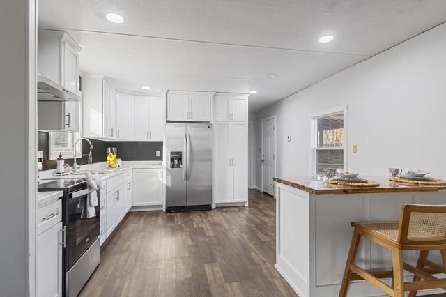 713 Willowview Dr, La Vergne, TN 37086