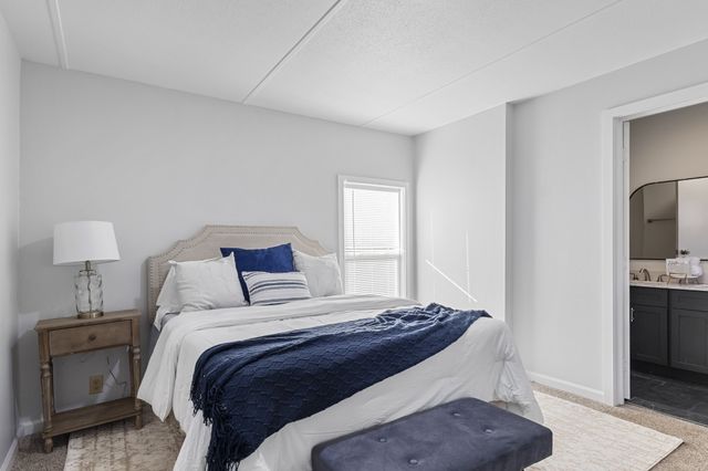 713 Willowview Dr, La Vergne, TN 37086