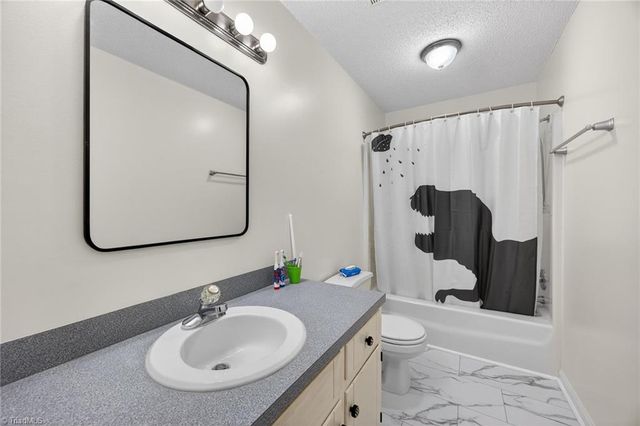 370 Lee Road, Thomasville, NC 27360