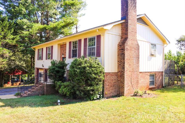 307 Meadowbrook Drive, Newton, NC 28658