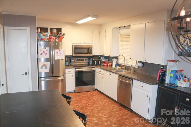 307 Meadowbrook Drive, Newton, NC 28658