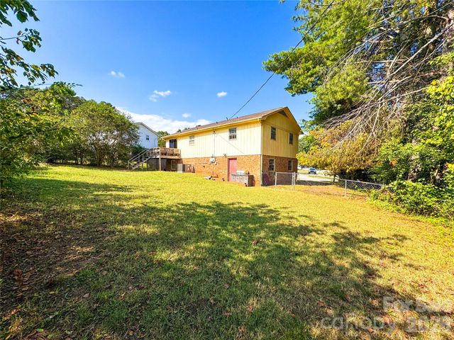307 Meadowbrook Drive, Newton, NC 28658