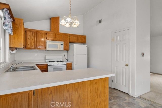 318 Leeta, Bakersfield, CA 93307