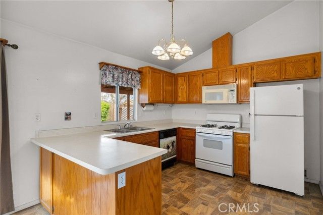 318 Leeta, Bakersfield, CA 93307