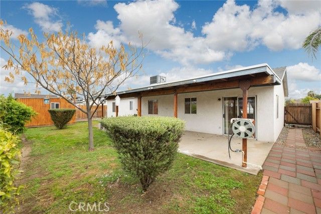 318 Leeta, Bakersfield, CA 93307